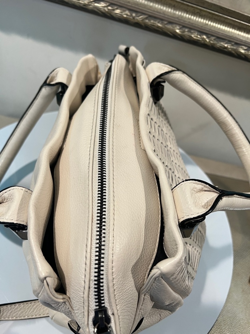 Elliott Lucca Cream Woven-Texture Satchel Crossbody Bag - Picture 14 of 17